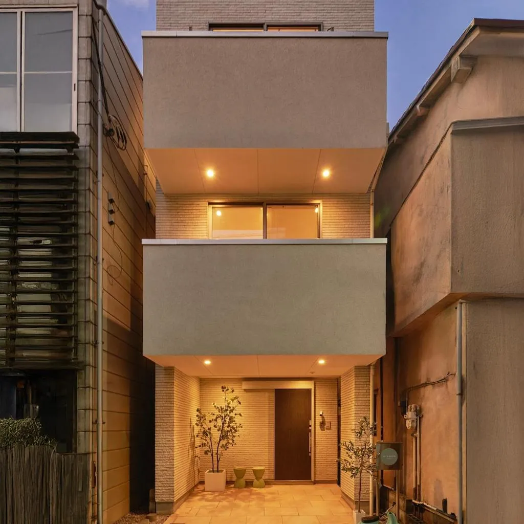 Mint House Ebisu - 3 Story, Artsy & Modern Home in Shibuya
