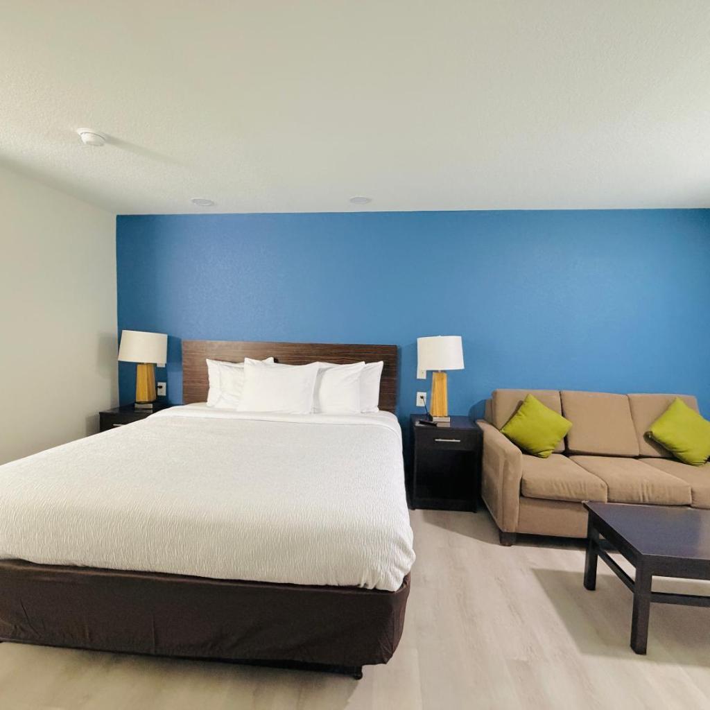 Photograph of Hallmark Suites Newly Renovated-Converting to BAYMONT by Wyndham SOON