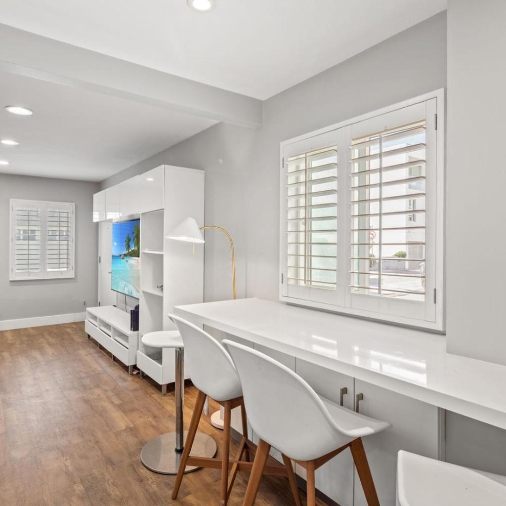 Photograph of Walk to Venice Beach • Workspace • In-Unit Laundry