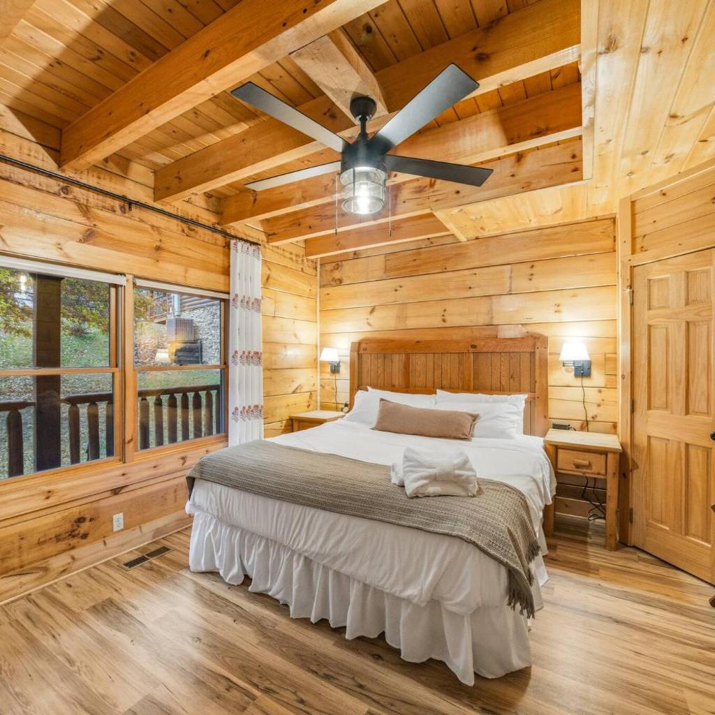 Photograph of 5 min PF Parkway, Cedar Hot Tub, Game Room, View, Sleeps 16, Newly Renovated