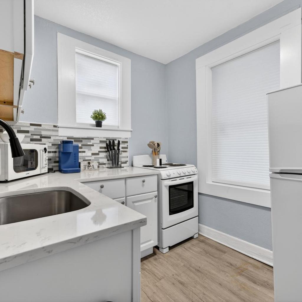 Photograph of Unit 17 Minimalist Comfort Pensacola Studio