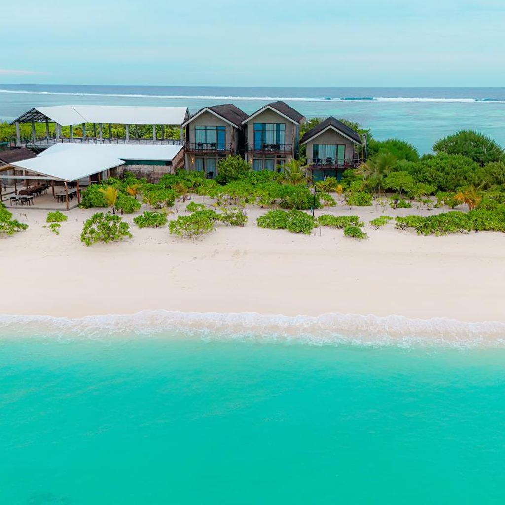 Araaik Beach Village, image 1 of 6