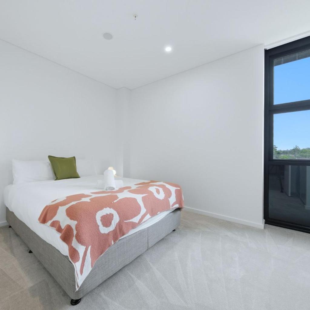 Photograph of Modern Urban Home in Melrose Park Eat-Sleep-Roam