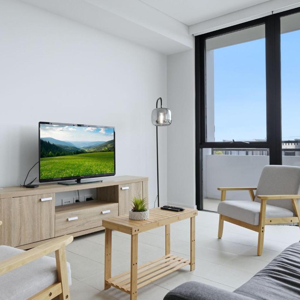 Photograph of Modern Urban Home in Melrose Park Eat-Sleep-Roam