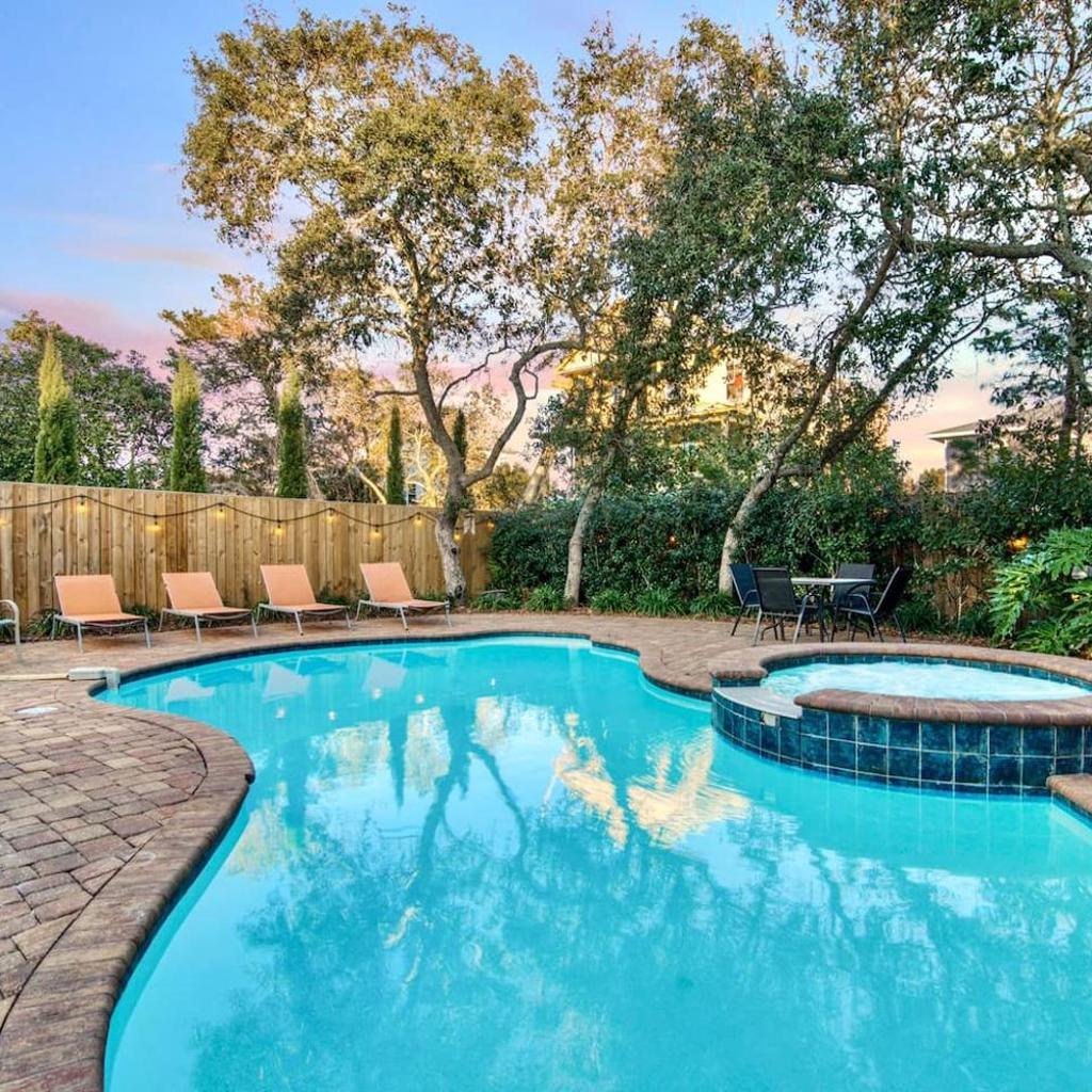 Photograph of Heated Pool & Spa, 4min Walk To Beach - Zula Life