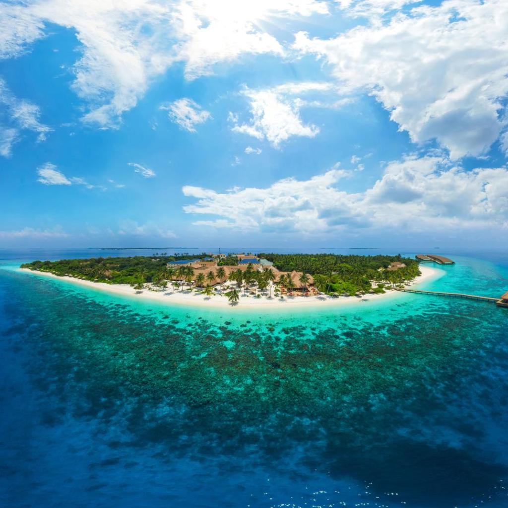 Reethi Faru Resort, photo 2