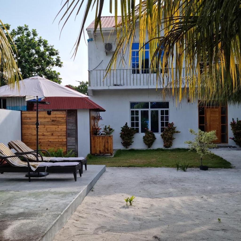 Dhonveli Inn, image 1 of 6