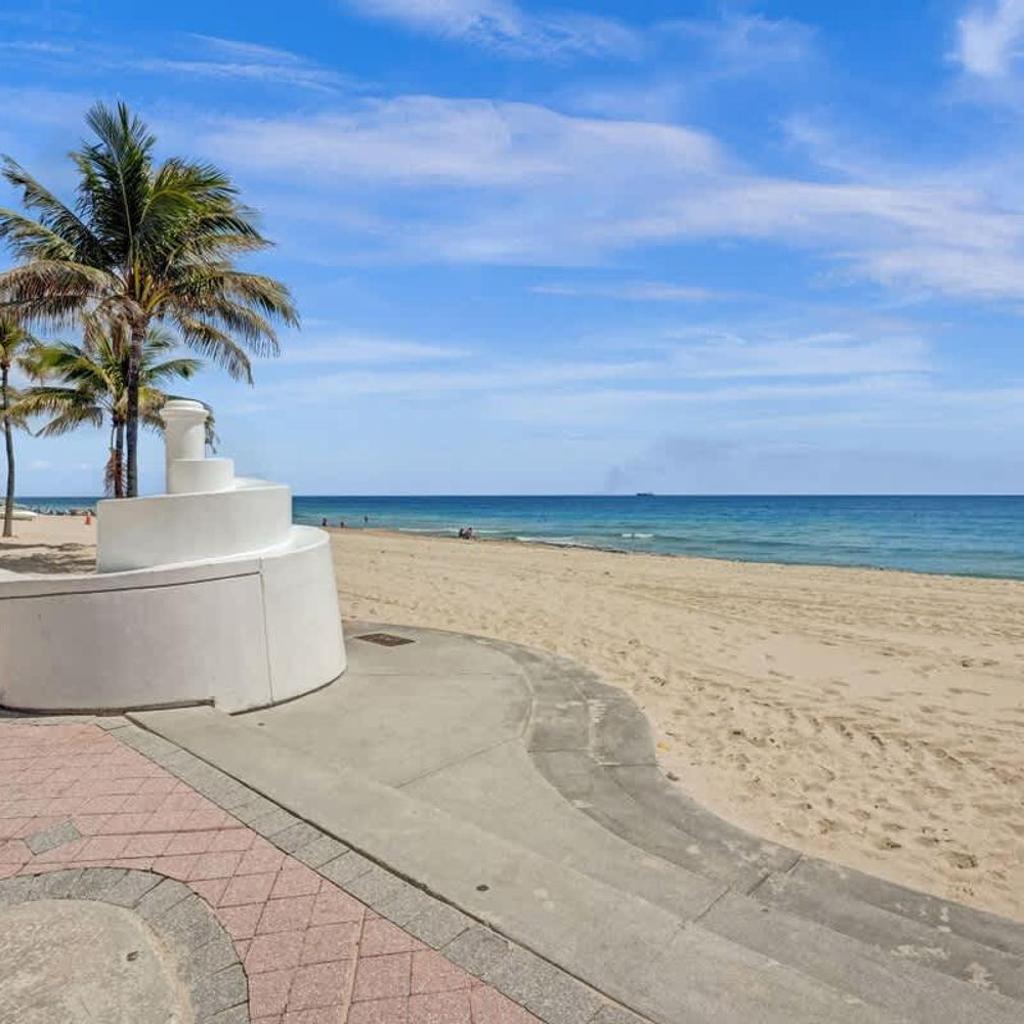 Photograph of Eden Collection Studio Steps to Beach