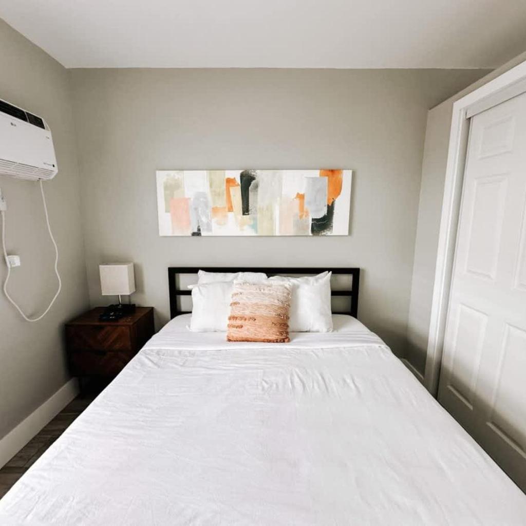 Photograph of Rustic Retreats Modern 1BR for 4 guests in the heart of Fort Lauderdale