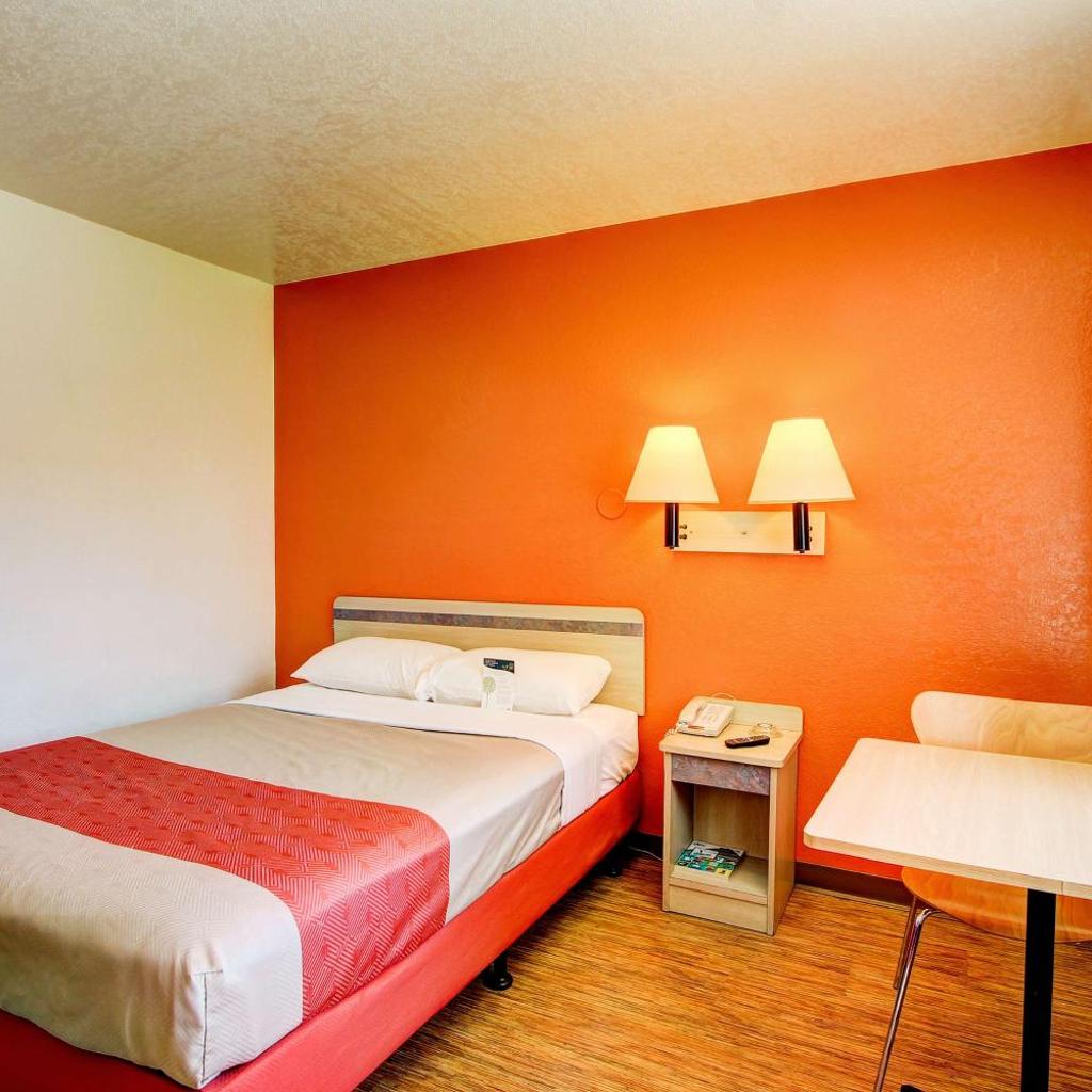 Photograph of Motel 6-Denver, CO - Airport