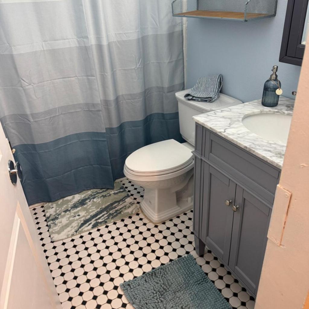 Photograph of Tropical Pool Haven Minutes to Downtown & beaches