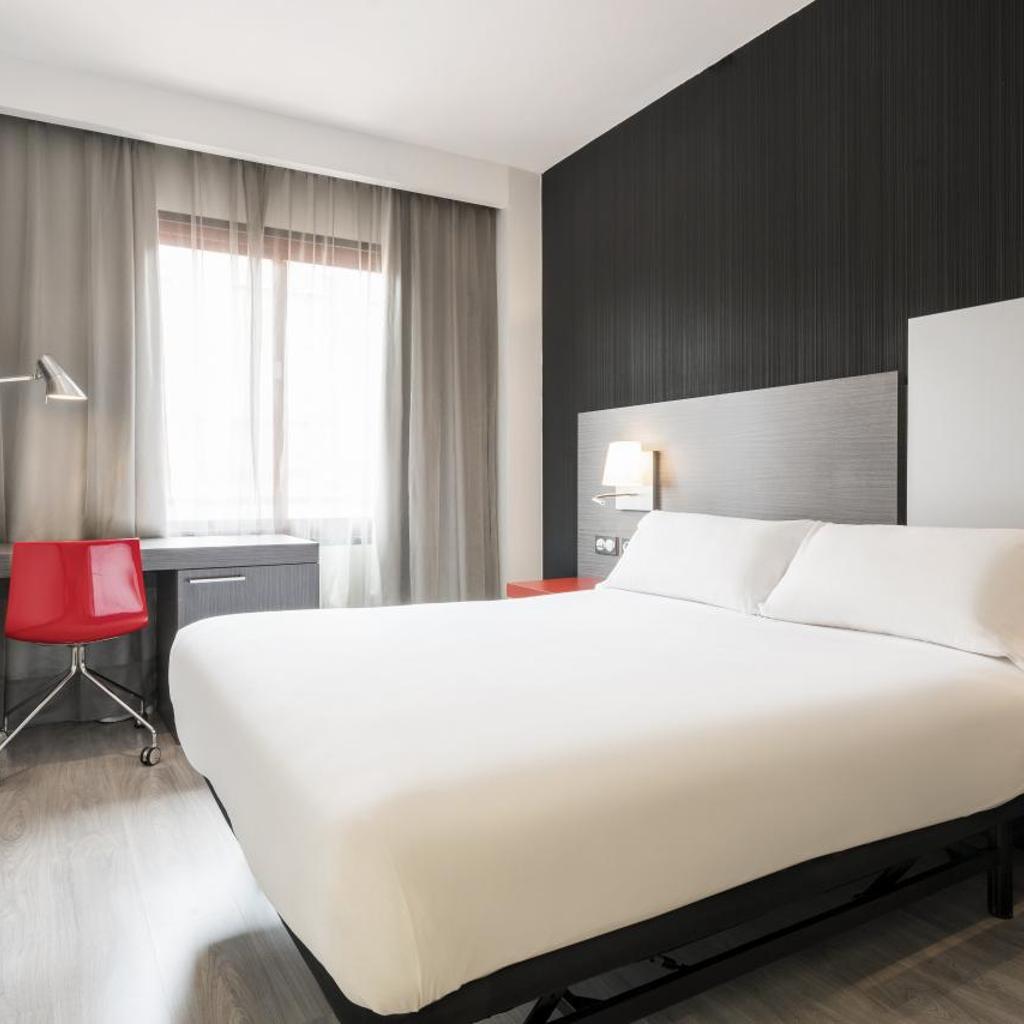 Photograph of Ilunion Suites Madrid