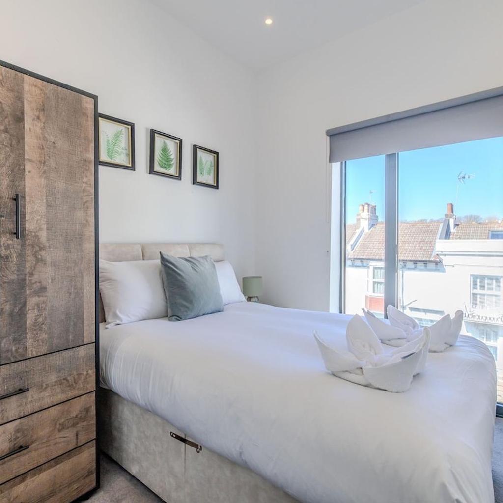 Photograph of Super central 2 Bedrooms Flat Sleep 6