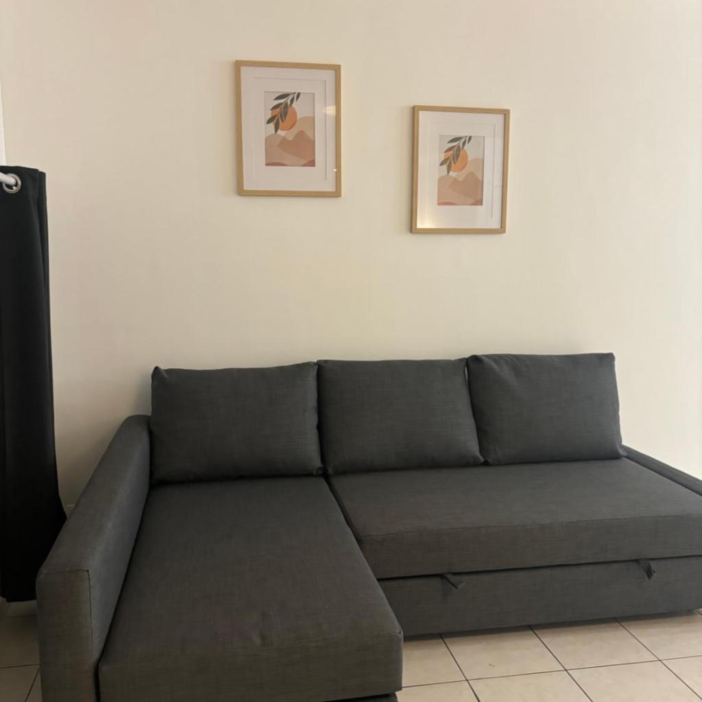 Photograph of Modern 1BR and Sofa Bed Near Airport