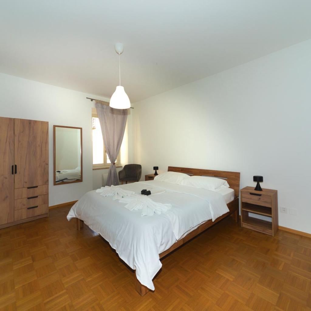 Image 3 - Piazza Grande House