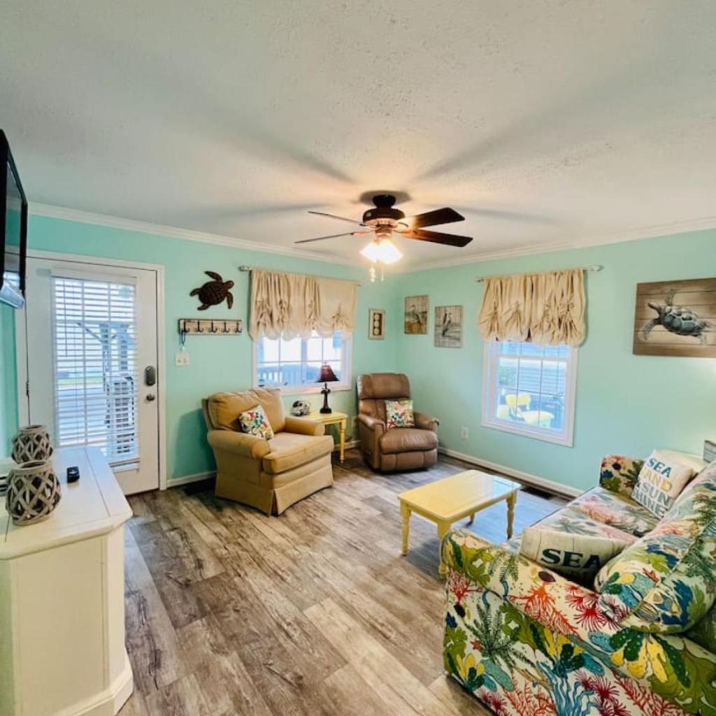 Photograph of N20 Beach Happy Cottage