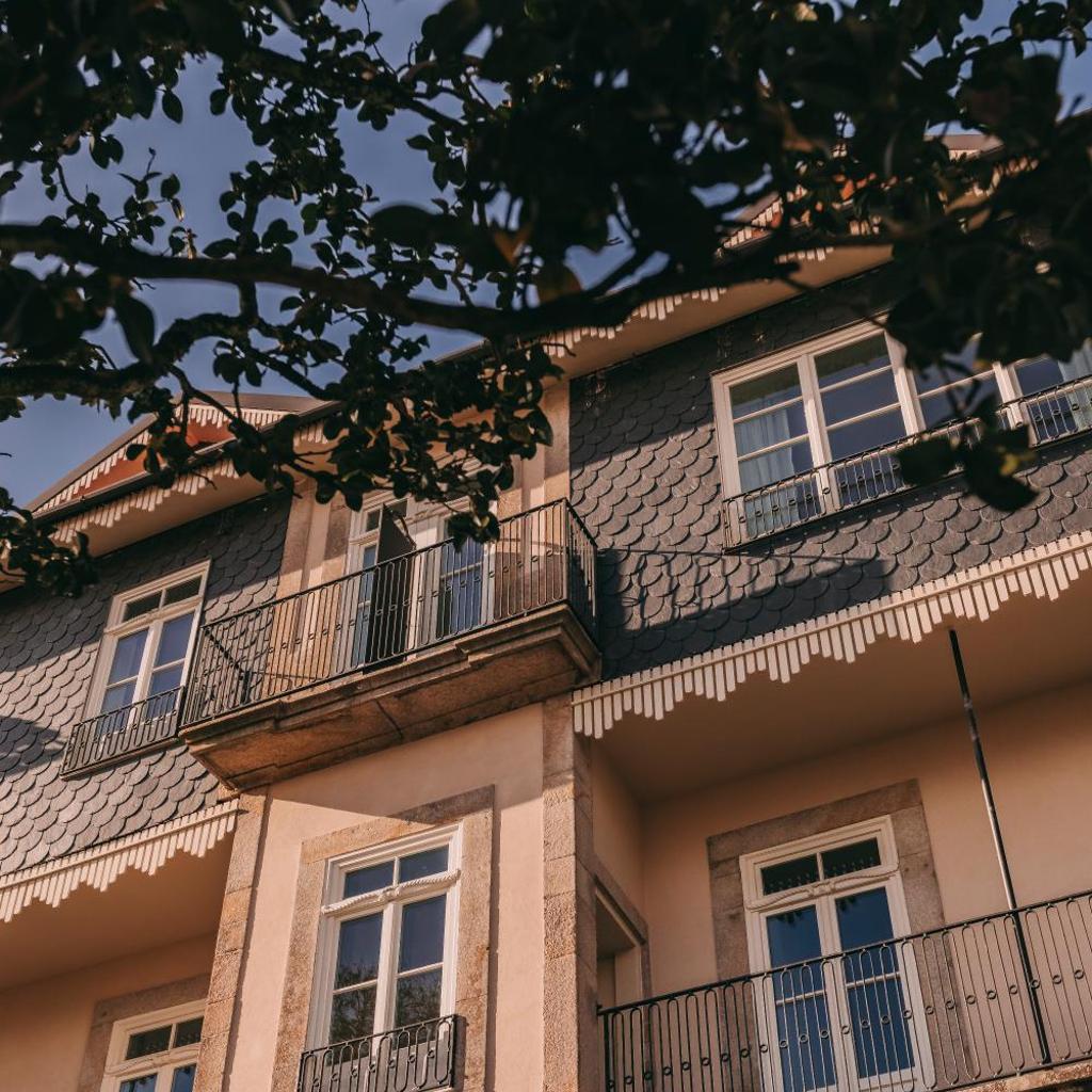 Photograph of LENSCAPE Coterie