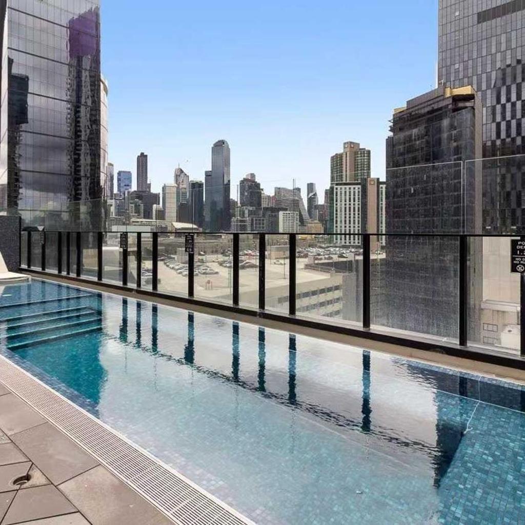 Photograph of Shadow Play BPM Southbank- Stylish 2Bed with Yarra River View