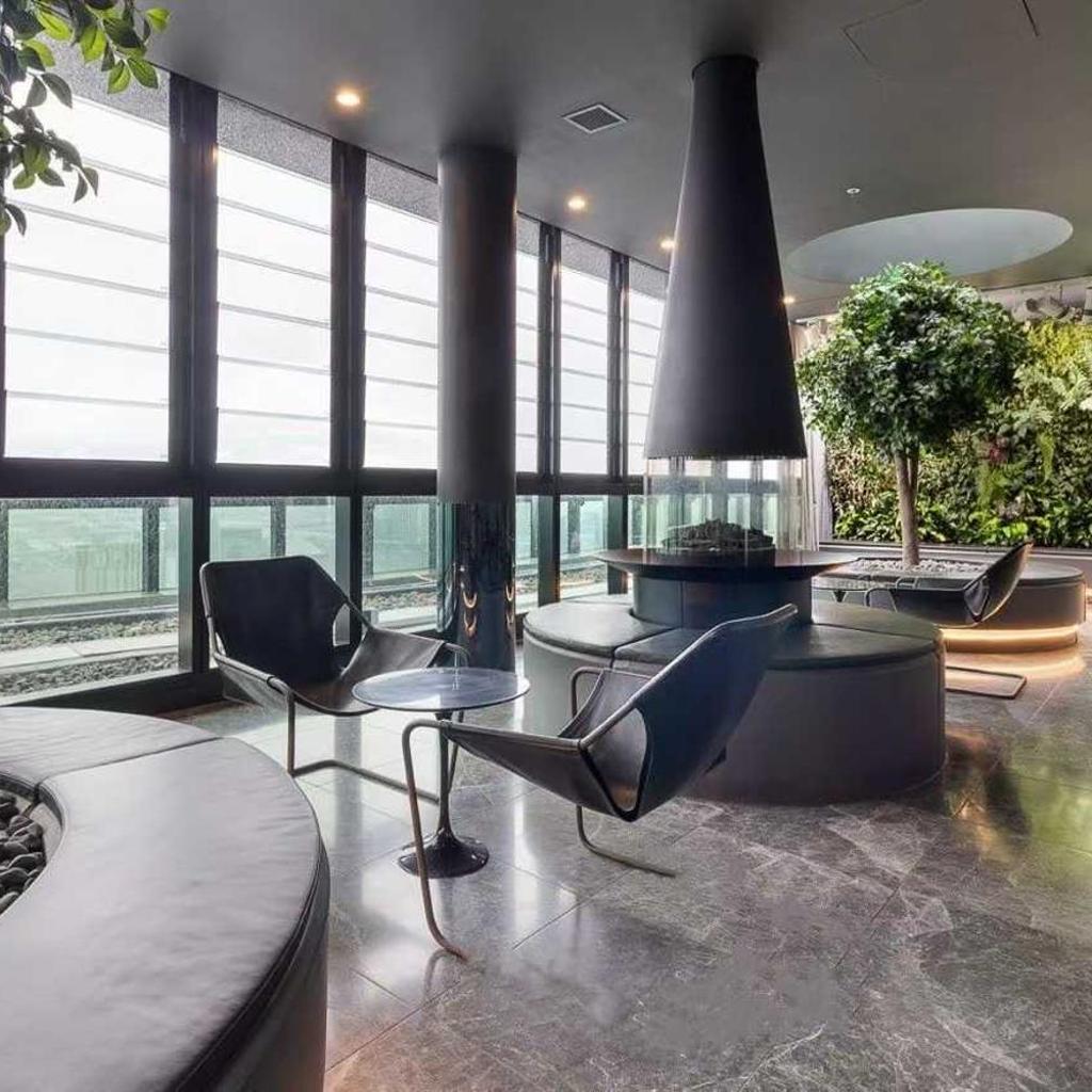 Photograph of Shadow Play BPM Southbank- Stylish 2Bed with Yarra River View