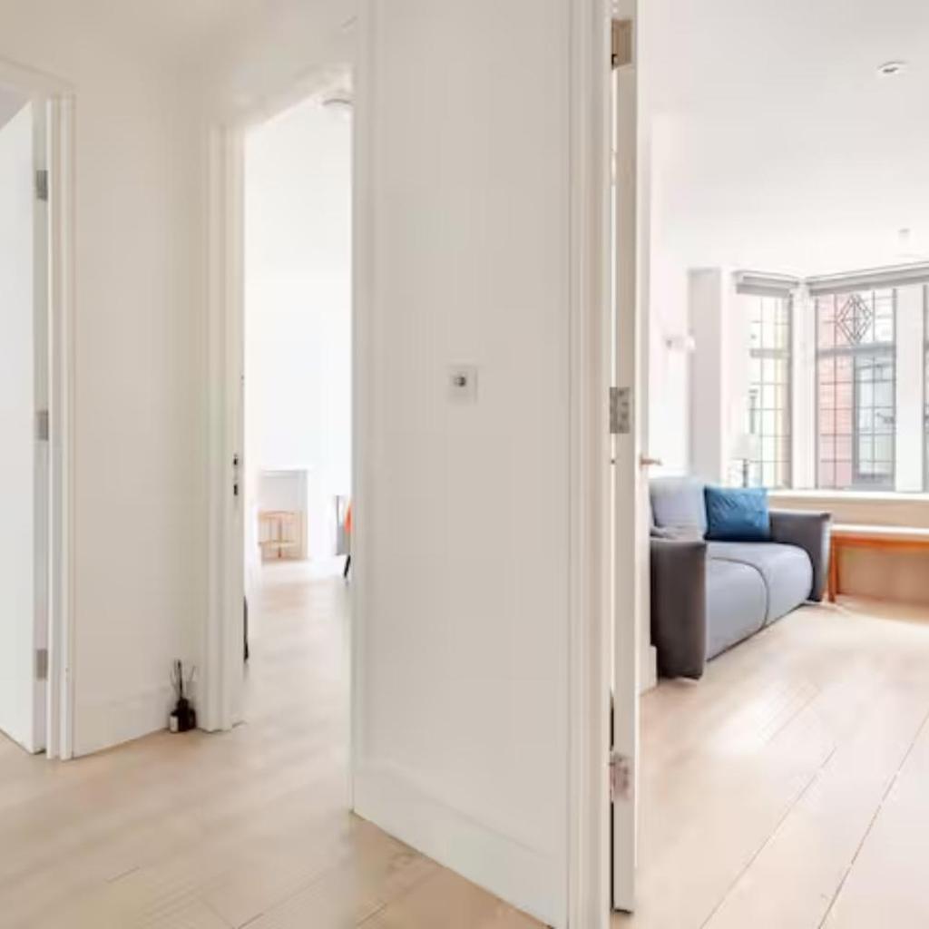 Photograph of Spacious & Friendly 3-Bed Flat next to Oxford St