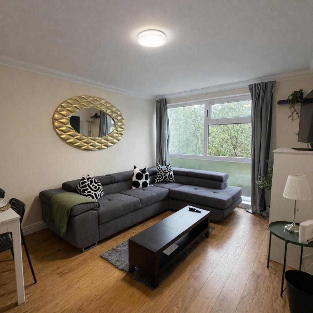 Photograph of Cosy 2-Bed Flat in the Heart of Prestwich Village