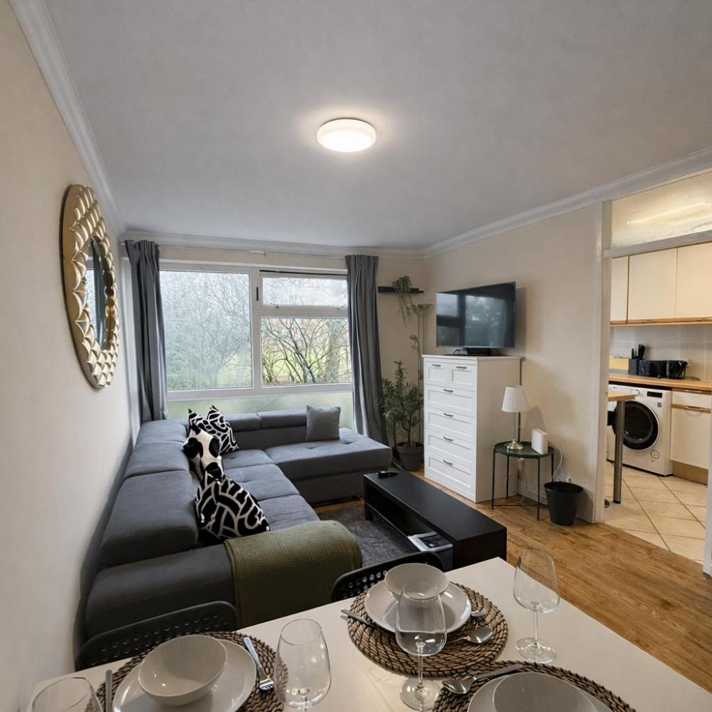 Photograph of Cosy 2-Bed Flat in the Heart of Prestwich Village