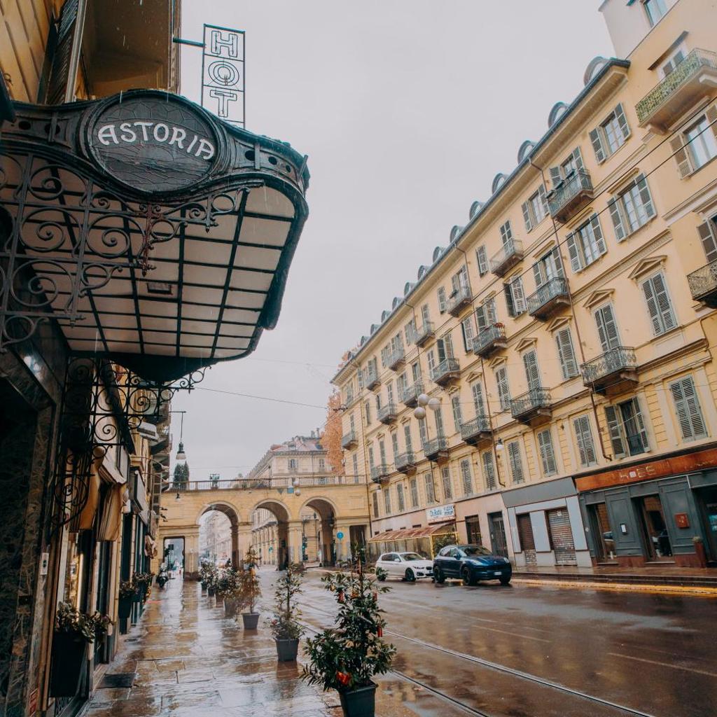 Photograph of Hotel Astoria