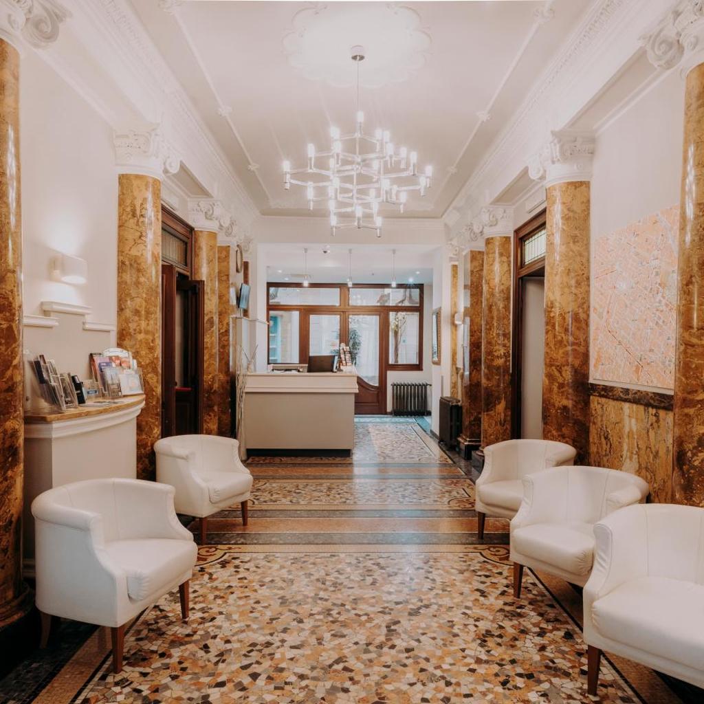 Photograph of Hotel Astoria