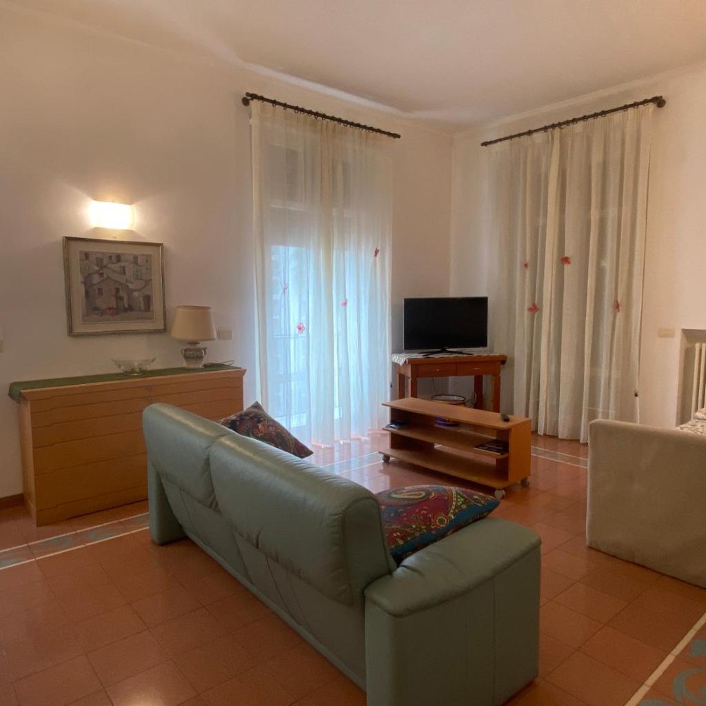 Photograph of Home Toledo 355