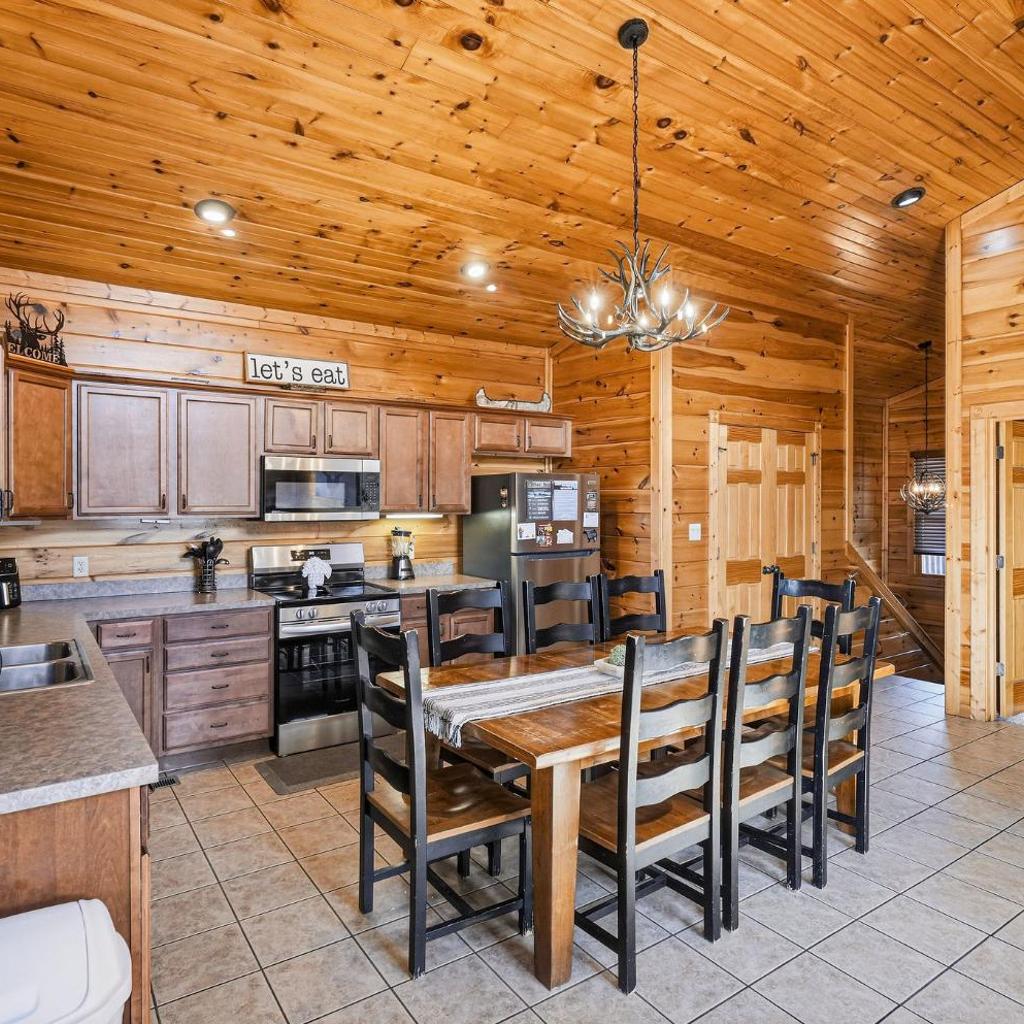 Photograph of Smoky Diamond Lodge by American Patriot Getaways