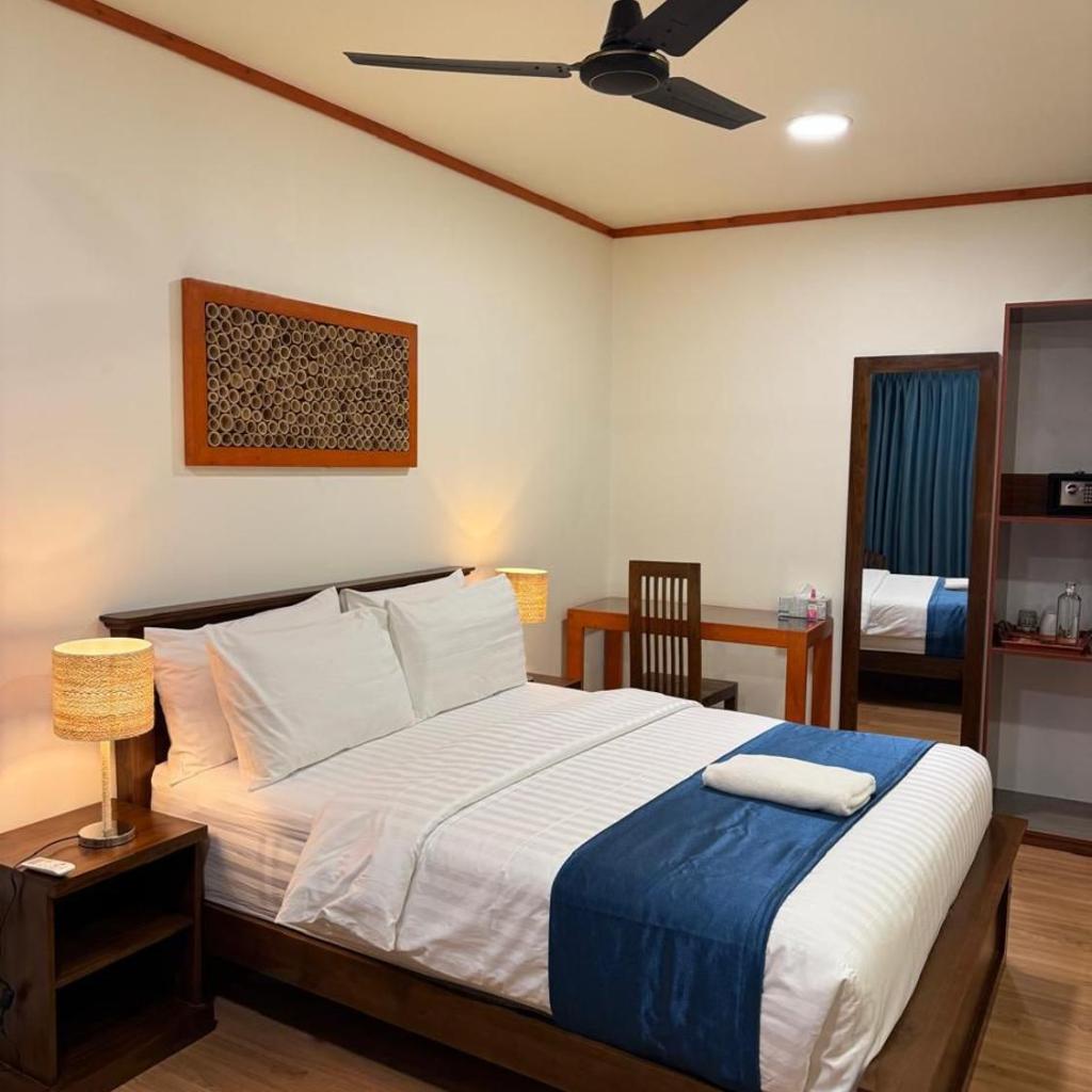 Rattehi Inn at Rakeedhoo, photo 2