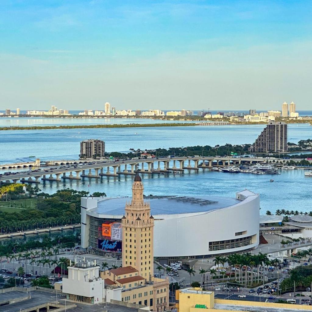 Photograph of Modern 1BR in Downtown Miami with FREE Parking