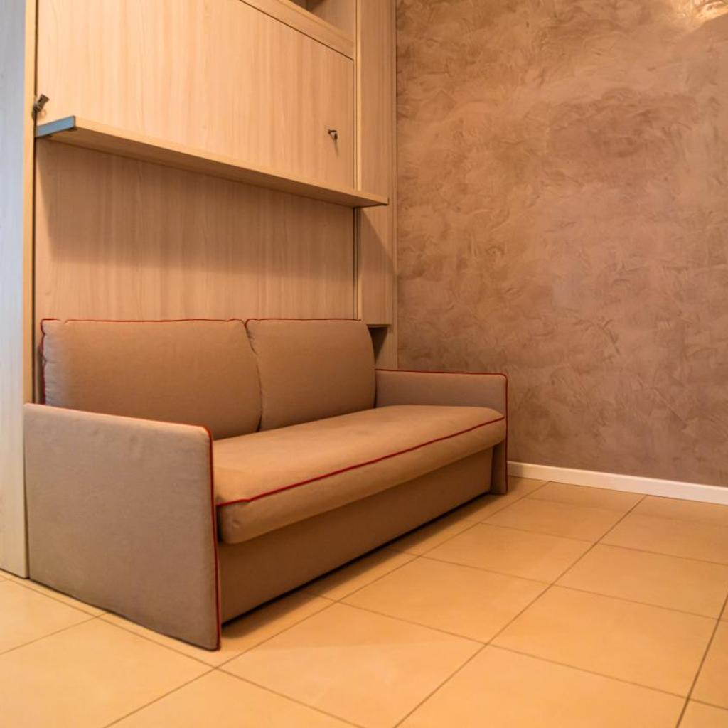 Photograph of Porta Romana Executive Suite – Fast WiFi Metro