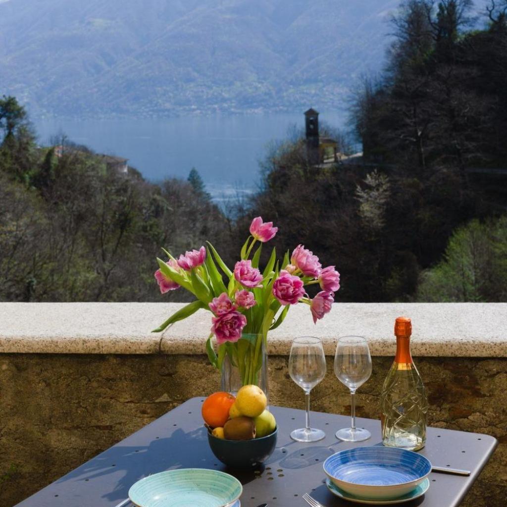 Image 7 - Holiday Home Palazzo Branca mit Blick auf den See- by Interhome