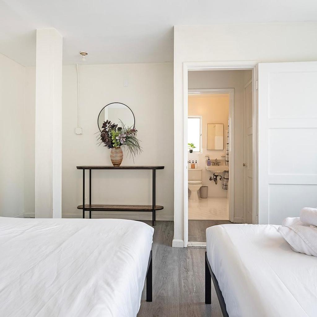 Photograph of Comfortable 1B 2beds Retreat Near Beverly Hills