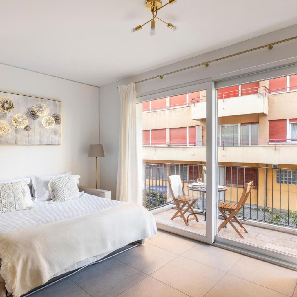 Image 99 - Magic Deluxe Suites - Free Parking