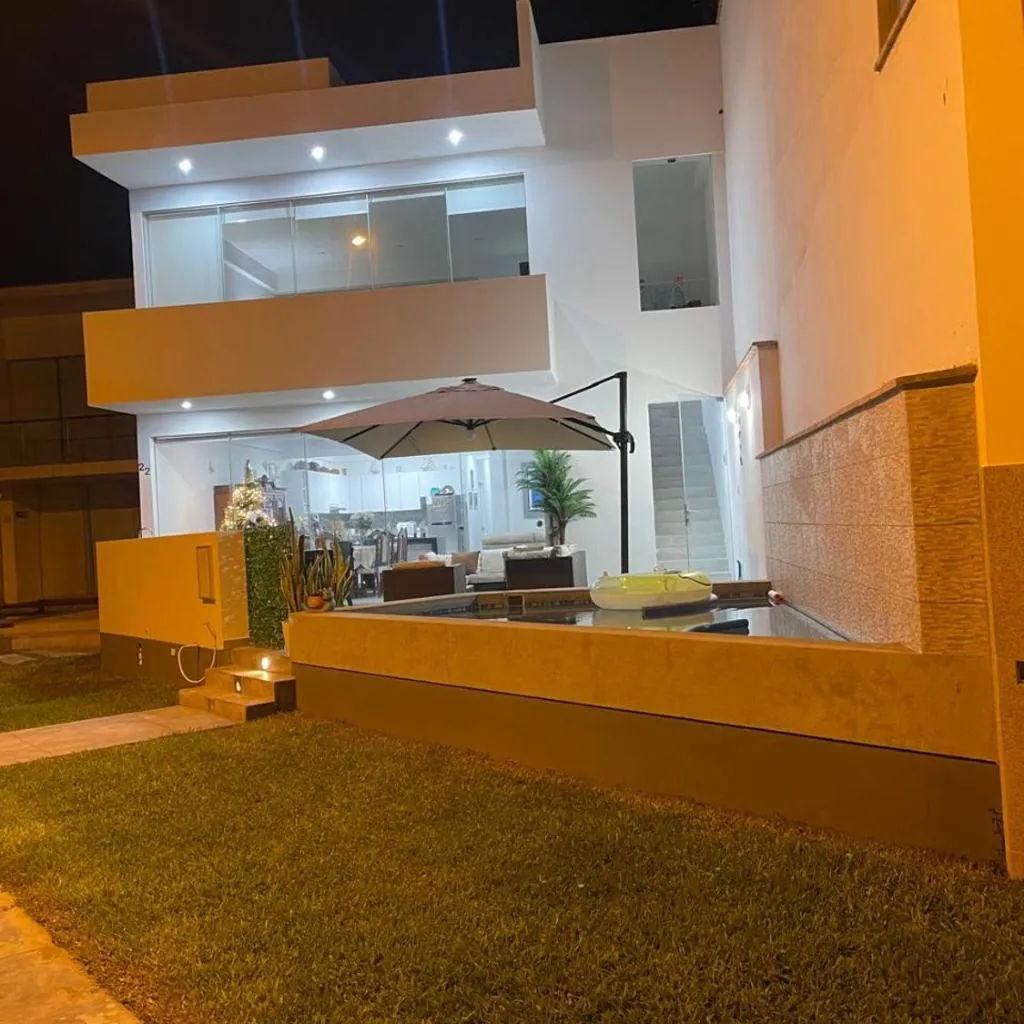Hermosa casa de playa Asia