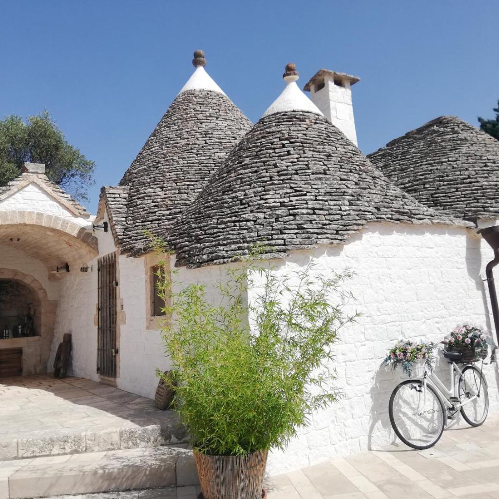 Trulli Bosco Selva photo