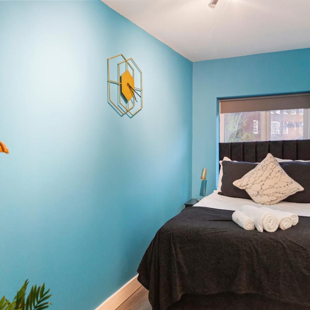 Photograph of Apartment - Sleeps 11 - Hampstead Group Stay