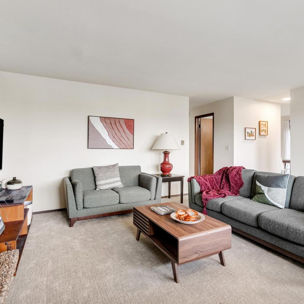 Photograph of Cozy Hilltop Seattle Stay with Yard & Parking