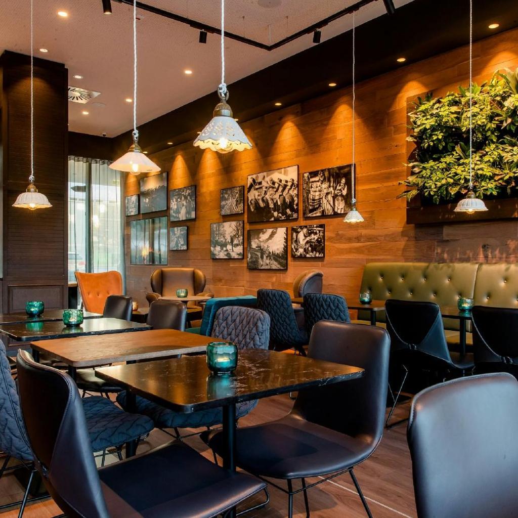 Photograph of Motel One Salzburg-Süd