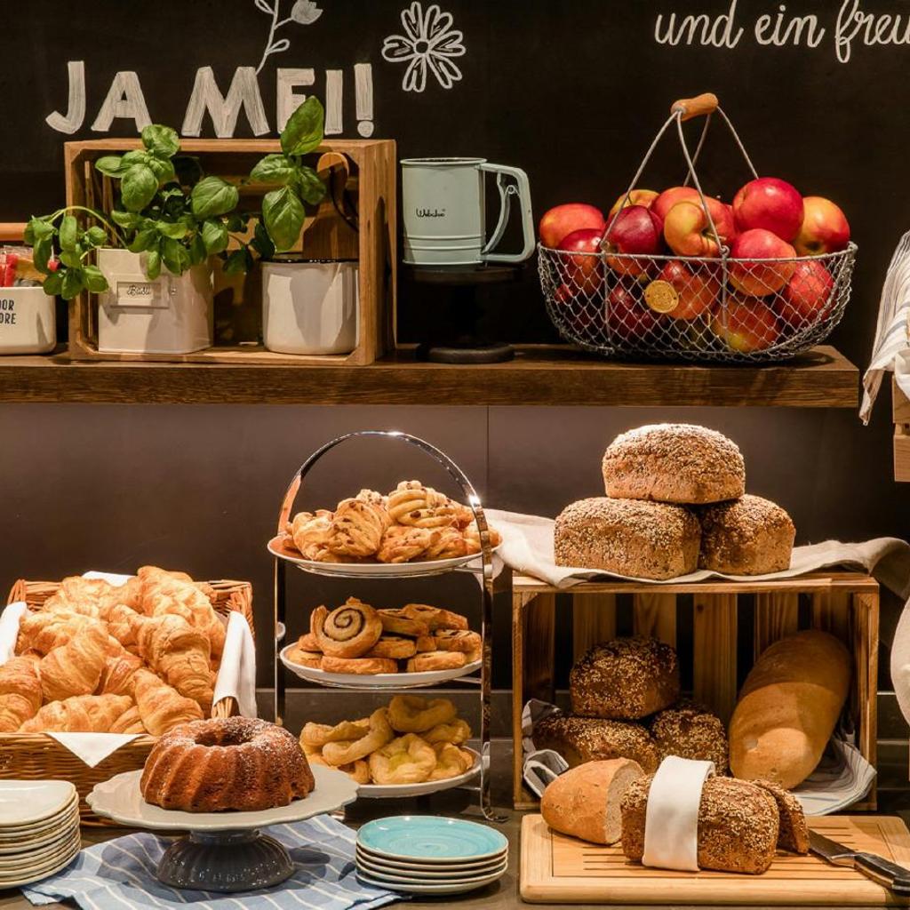 Photograph of Motel One Paris-Porte Dorée