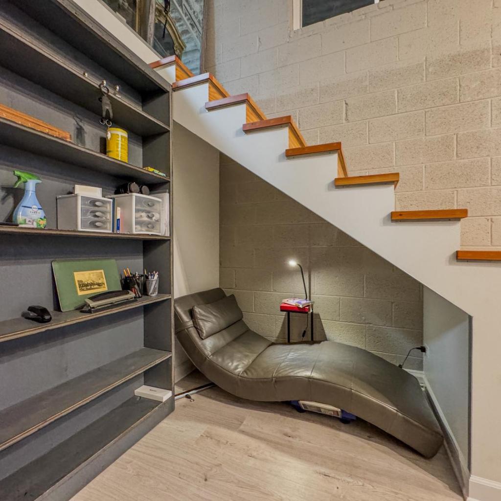 Photograph of Comfort West Urban Chicago loft house