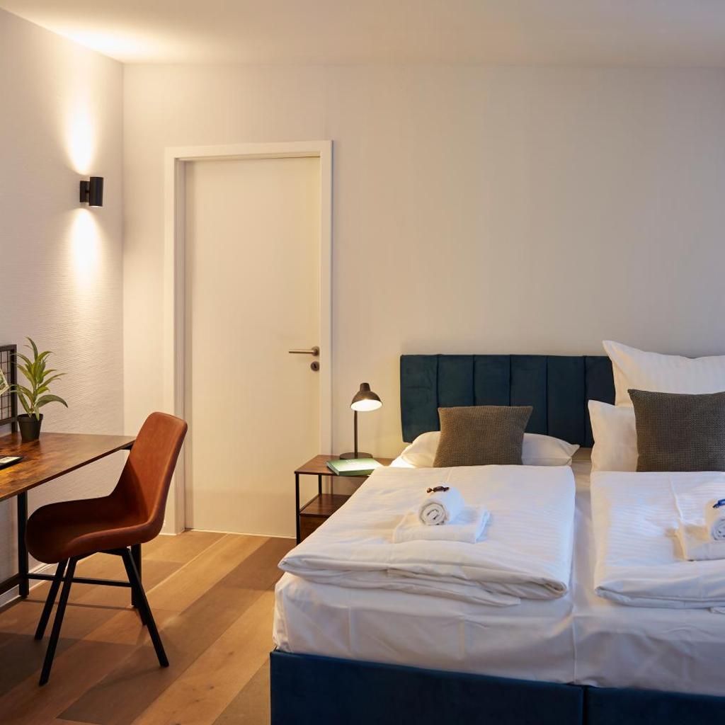 Photograph of FOUNDRY - Business & Content Loft - 120 qm - Küche - Waschtrockner - Badewanne & Dusche - kostenloser Parkplatz - Smart TV