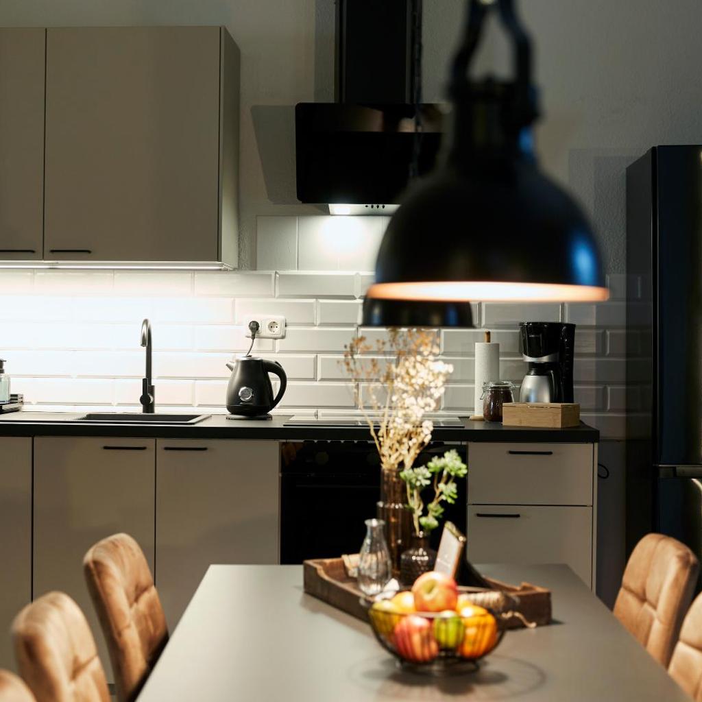 Photograph of FOUNDRY - Business & Content Loft - 120 qm - Küche - Waschtrockner - Badewanne & Dusche - kostenloser Parkplatz - Smart TV