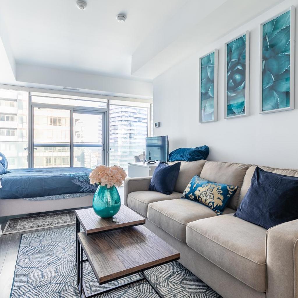 Photograph of Modern Studio Condo High Floor Downtown Toronto