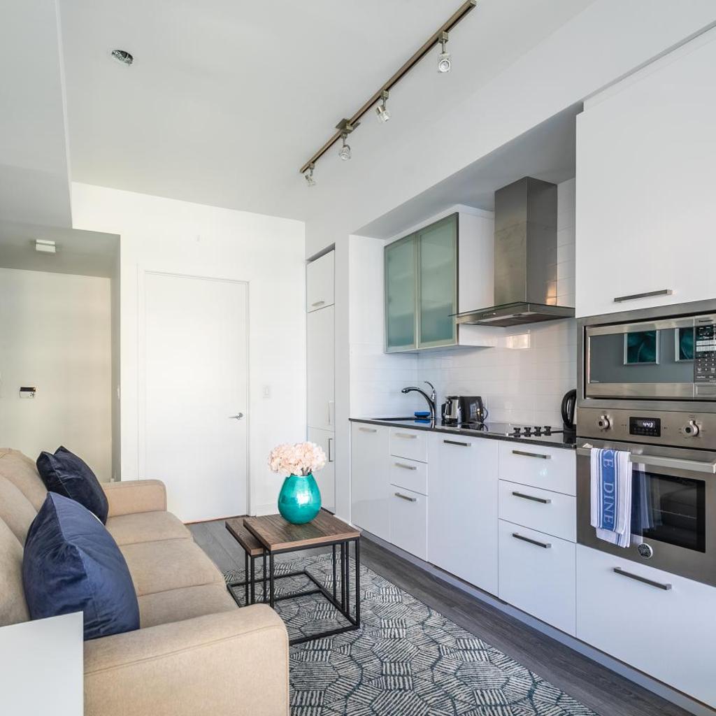 Photograph of Modern Studio Condo High Floor Downtown Toronto