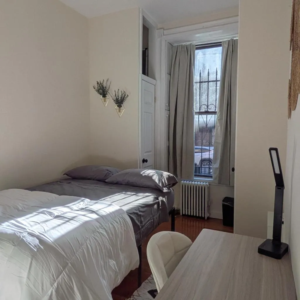The Midtown Sanctuary - Private Silent Suite at Times Square