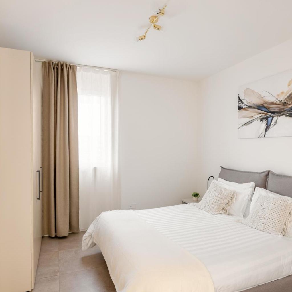 Image 60 - Regalia Suites - Free Parking