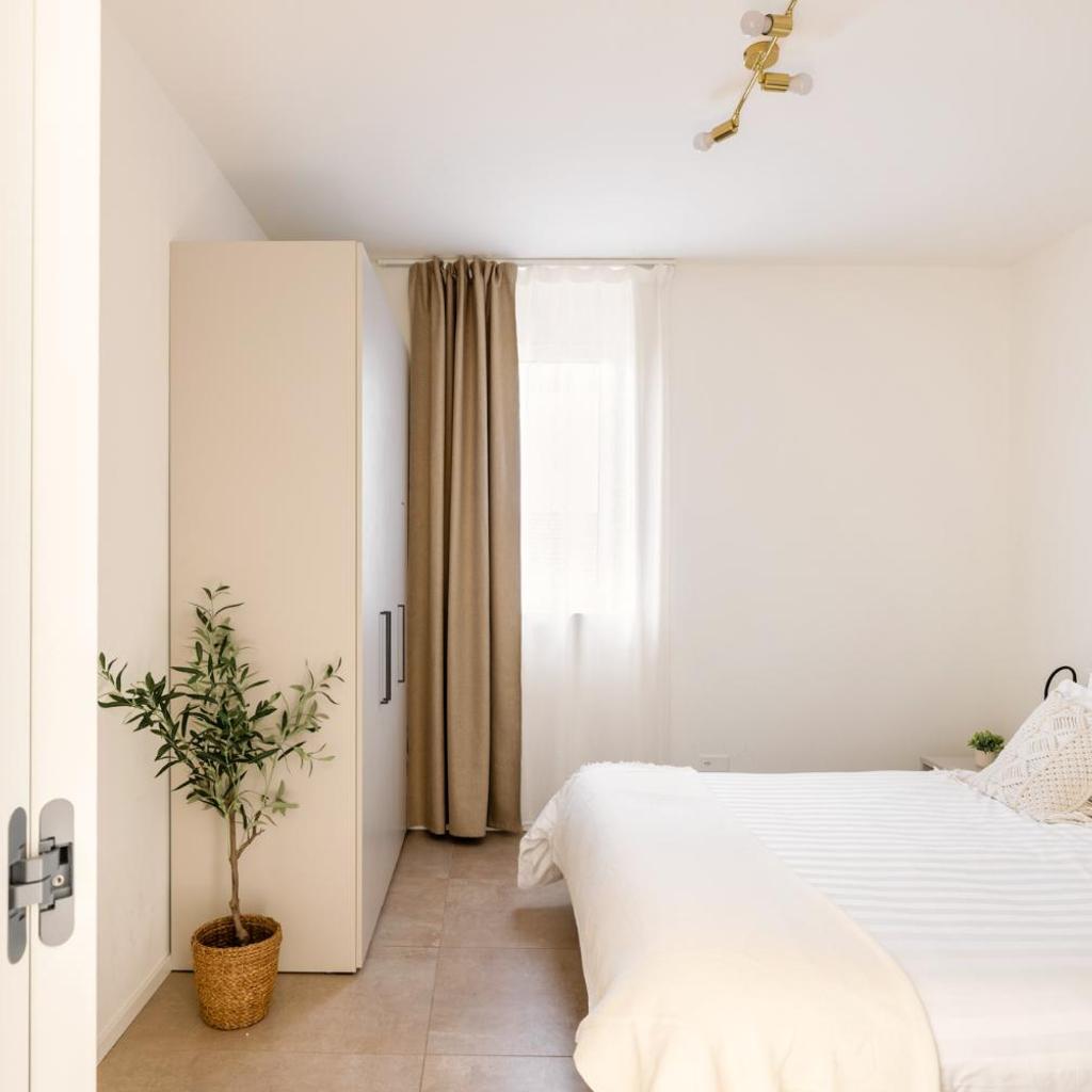Image 61 - Regalia Suites - Free Parking